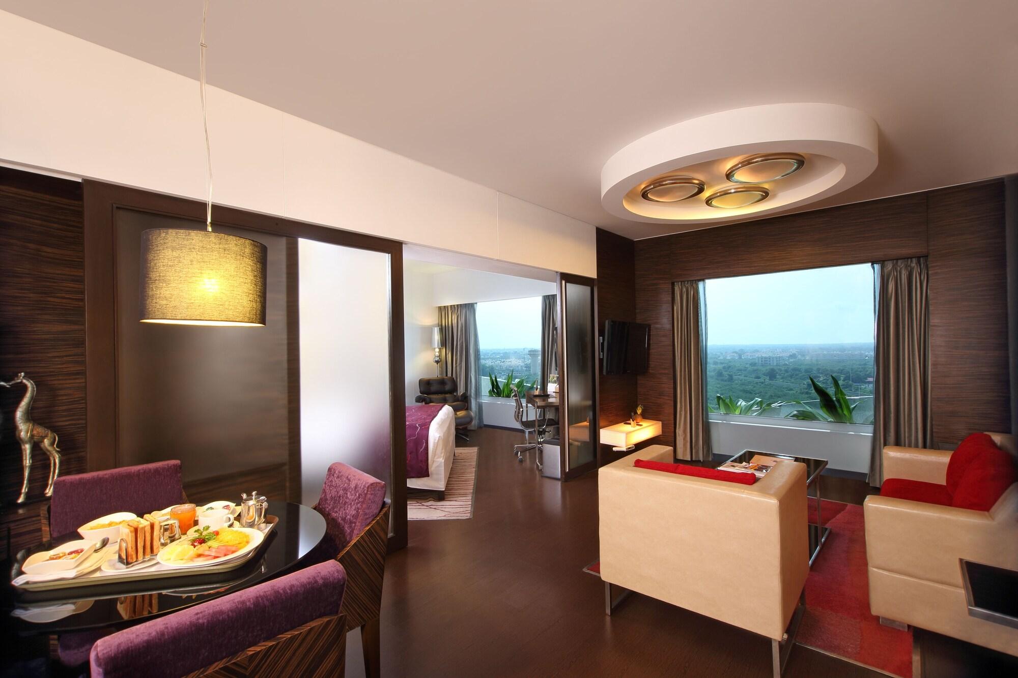 Fortune Select Sg Highway, Ahmedabad - Member Itc Hotels' Group Luaran gambar