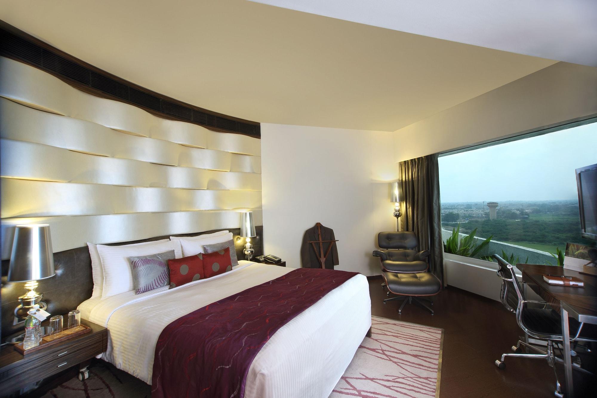 Fortune Select Sg Highway, Ahmedabad - Member Itc Hotels' Group Luaran gambar
