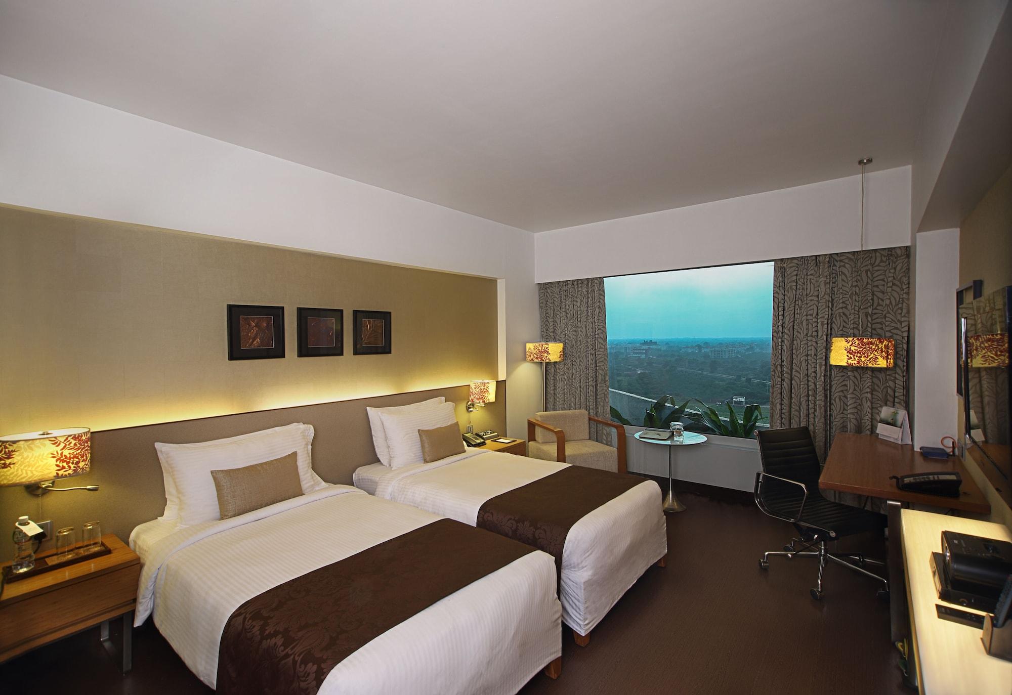 Fortune Select Sg Highway, Ahmedabad - Member Itc Hotels' Group Luaran gambar
