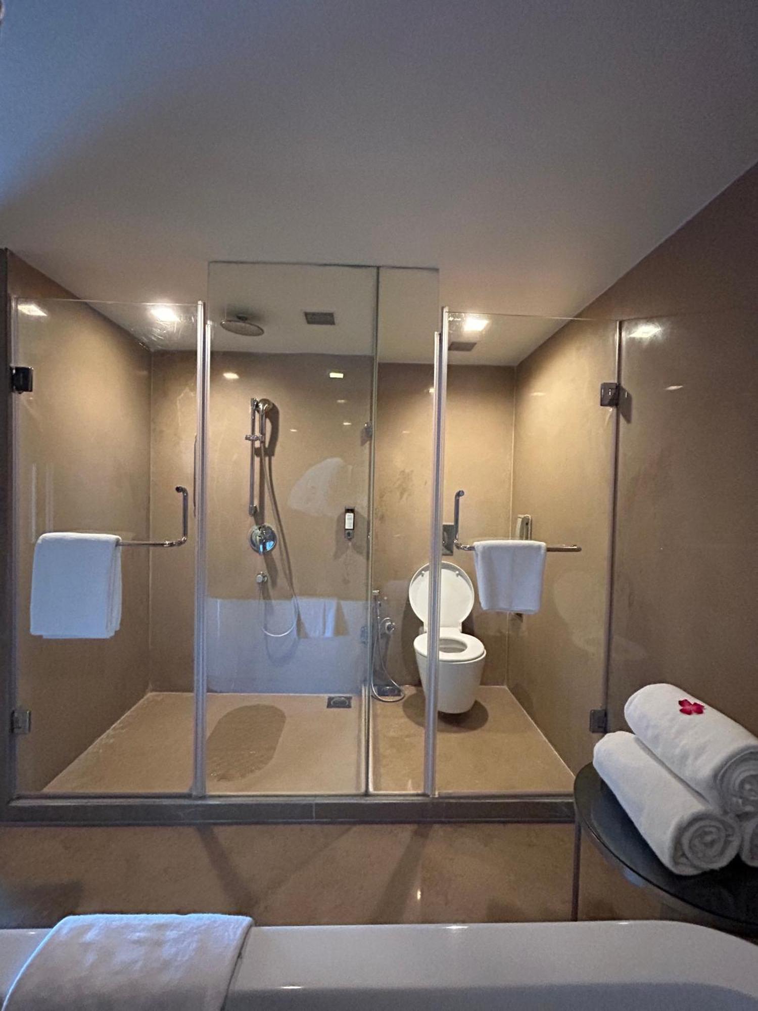Fortune Select Sg Highway, Ahmedabad - Member Itc Hotels' Group Luaran gambar