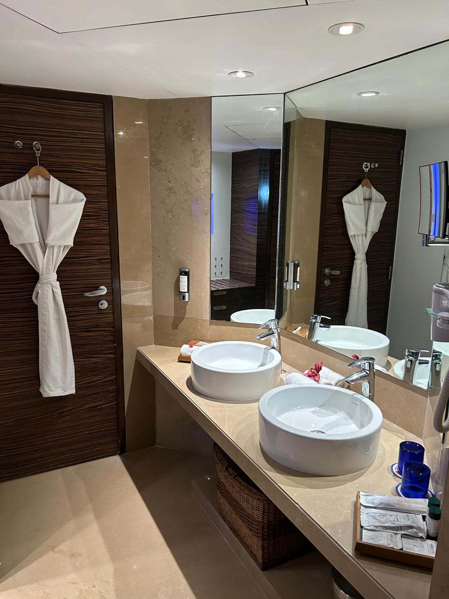 Fortune Select Sg Highway, Ahmedabad - Member Itc Hotels' Group Luaran gambar