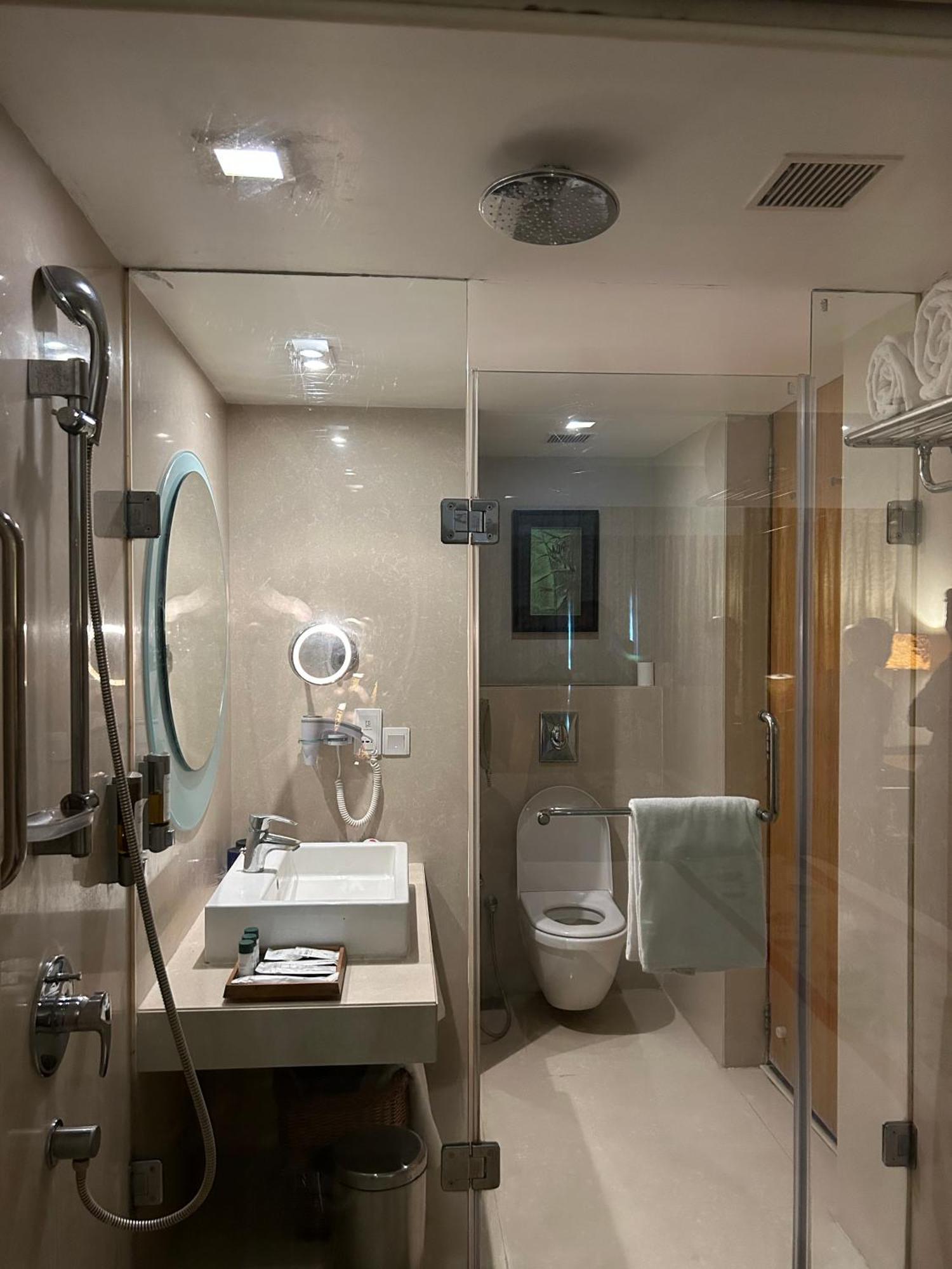 Fortune Select Sg Highway, Ahmedabad - Member Itc Hotels' Group Luaran gambar