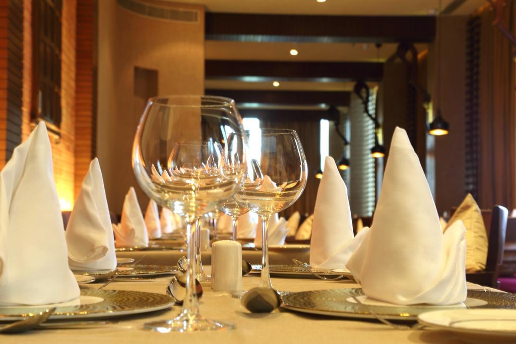 Fortune Select Sg Highway, Ahmedabad - Member Itc Hotels' Group Luaran gambar