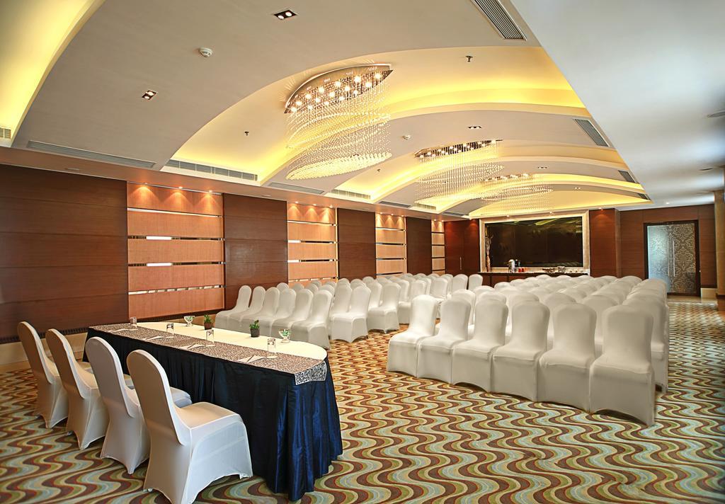 Fortune Select Sg Highway, Ahmedabad - Member Itc Hotels' Group Luaran gambar