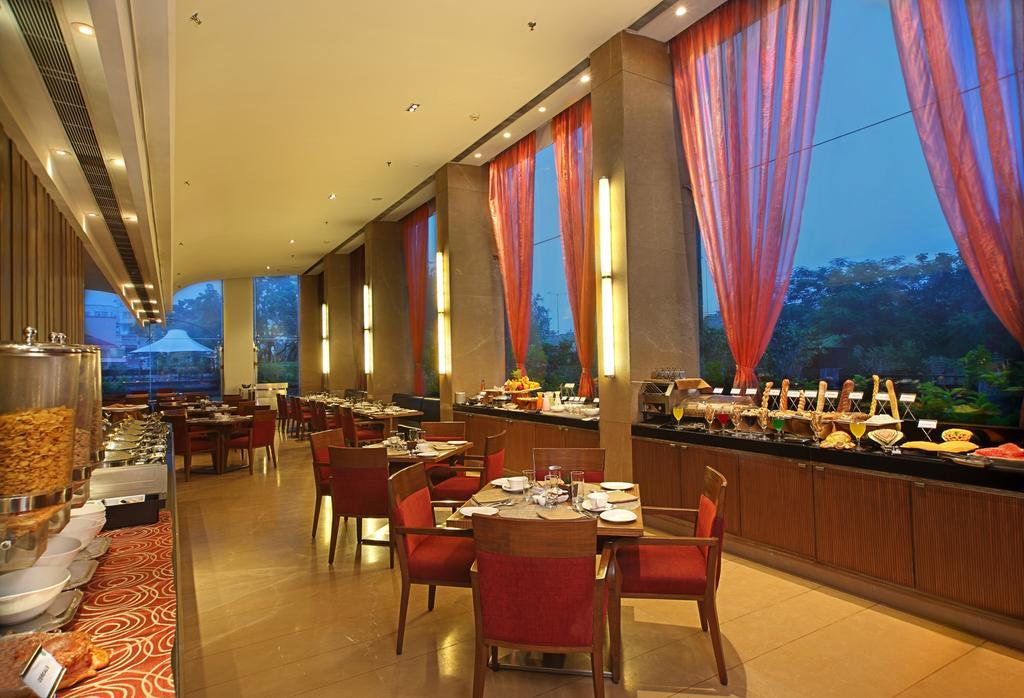 Fortune Select Sg Highway, Ahmedabad - Member Itc Hotels' Group Luaran gambar