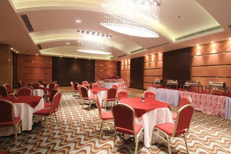 Fortune Select Sg Highway, Ahmedabad - Member Itc Hotels' Group Luaran gambar