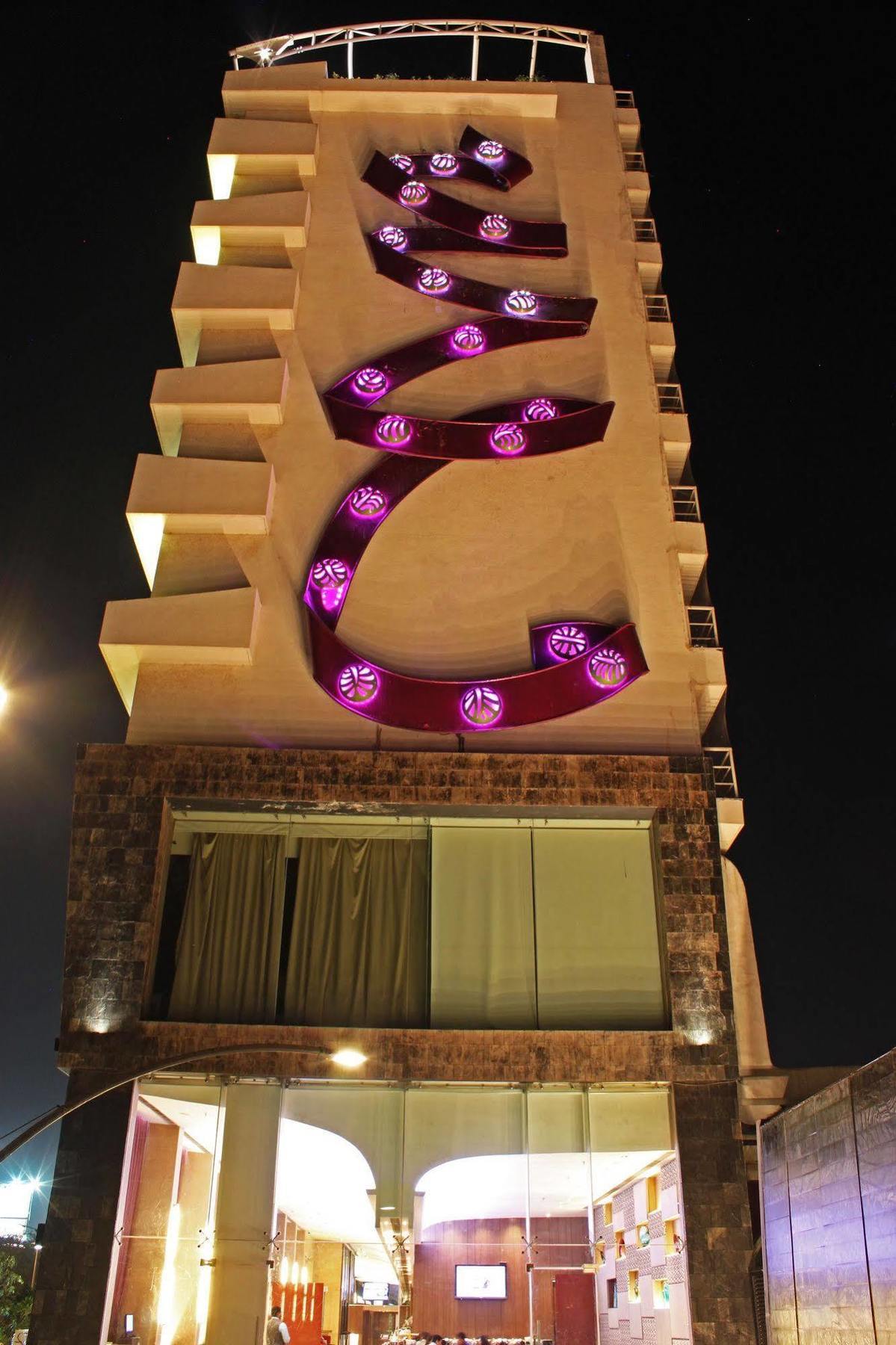 Fortune Select Sg Highway, Ahmedabad - Member Itc Hotels' Group Luaran gambar