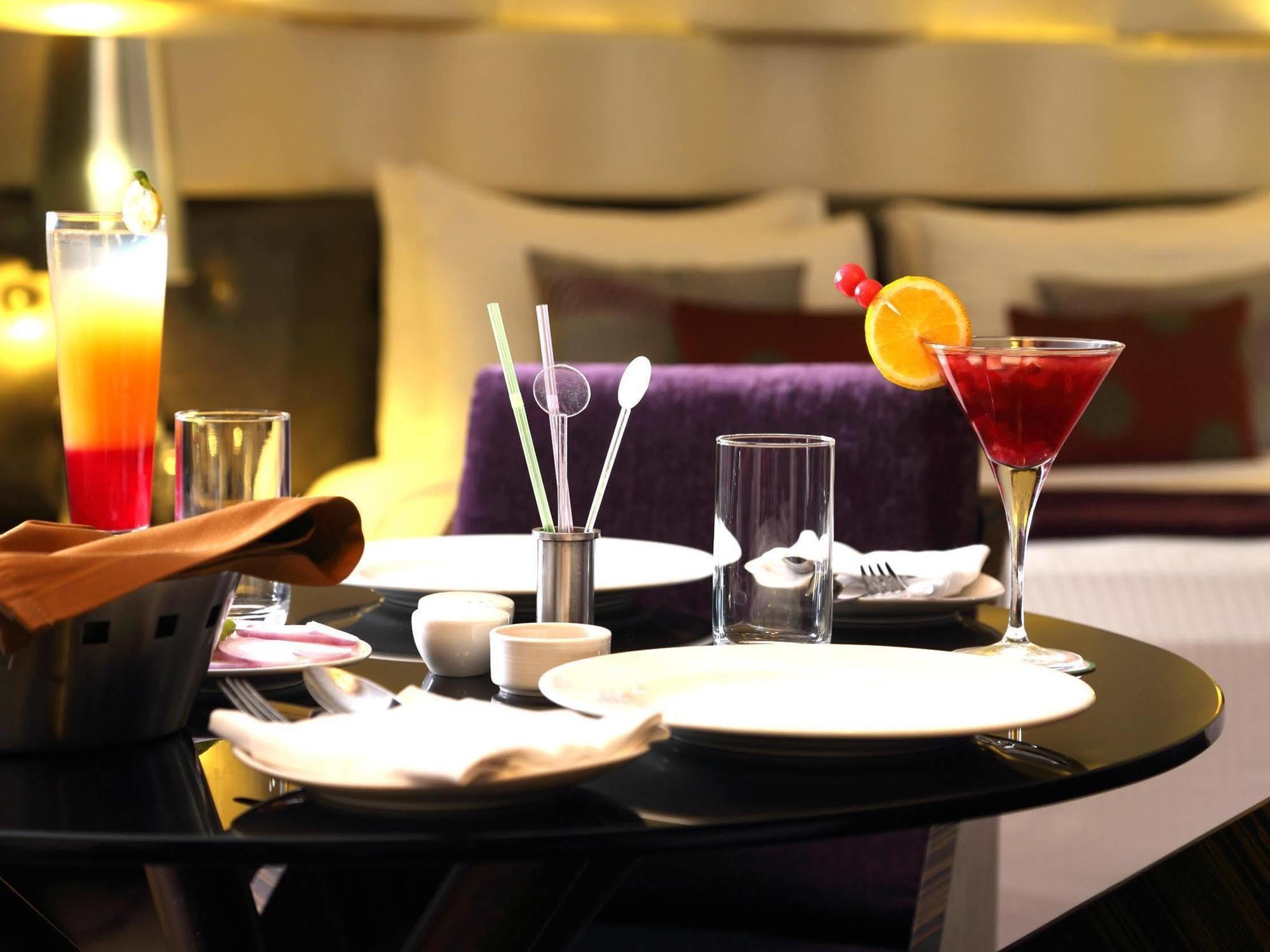 Fortune Select Sg Highway, Ahmedabad - Member Itc Hotels' Group Luaran gambar