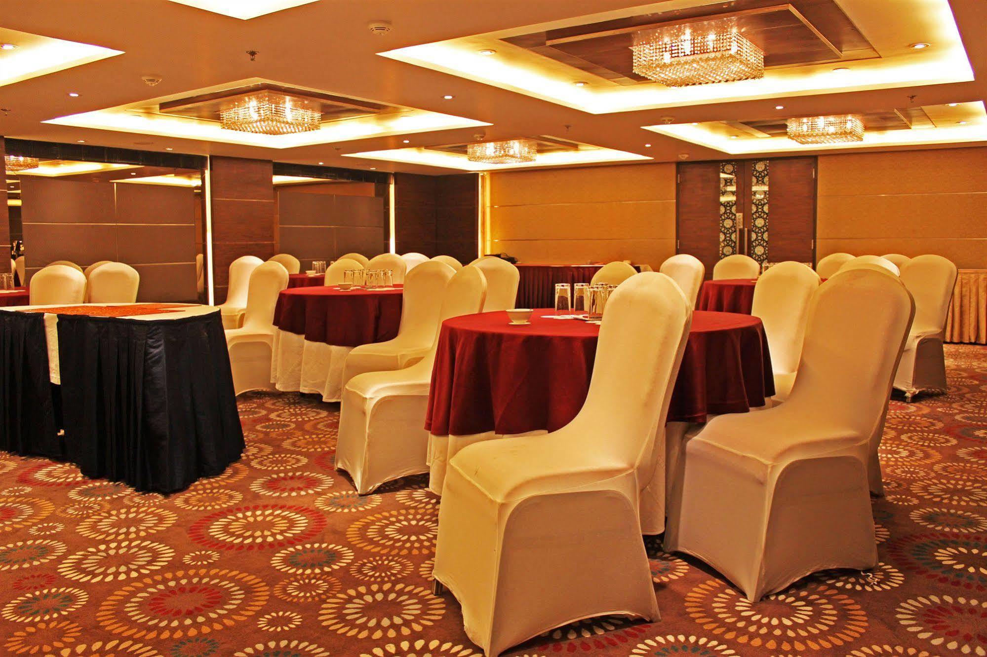 Fortune Select Sg Highway, Ahmedabad - Member Itc Hotels' Group Luaran gambar