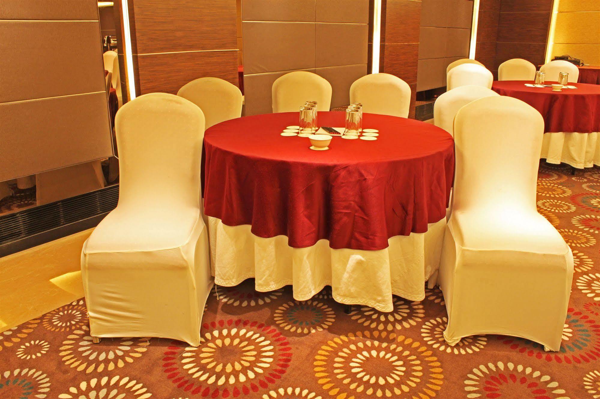Fortune Select Sg Highway, Ahmedabad - Member Itc Hotels' Group Luaran gambar